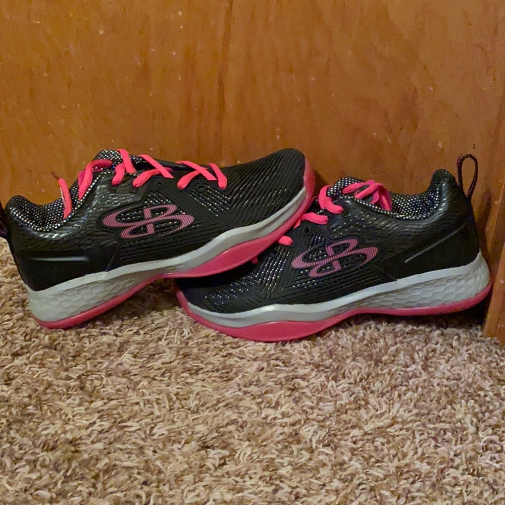 Boomba shoe